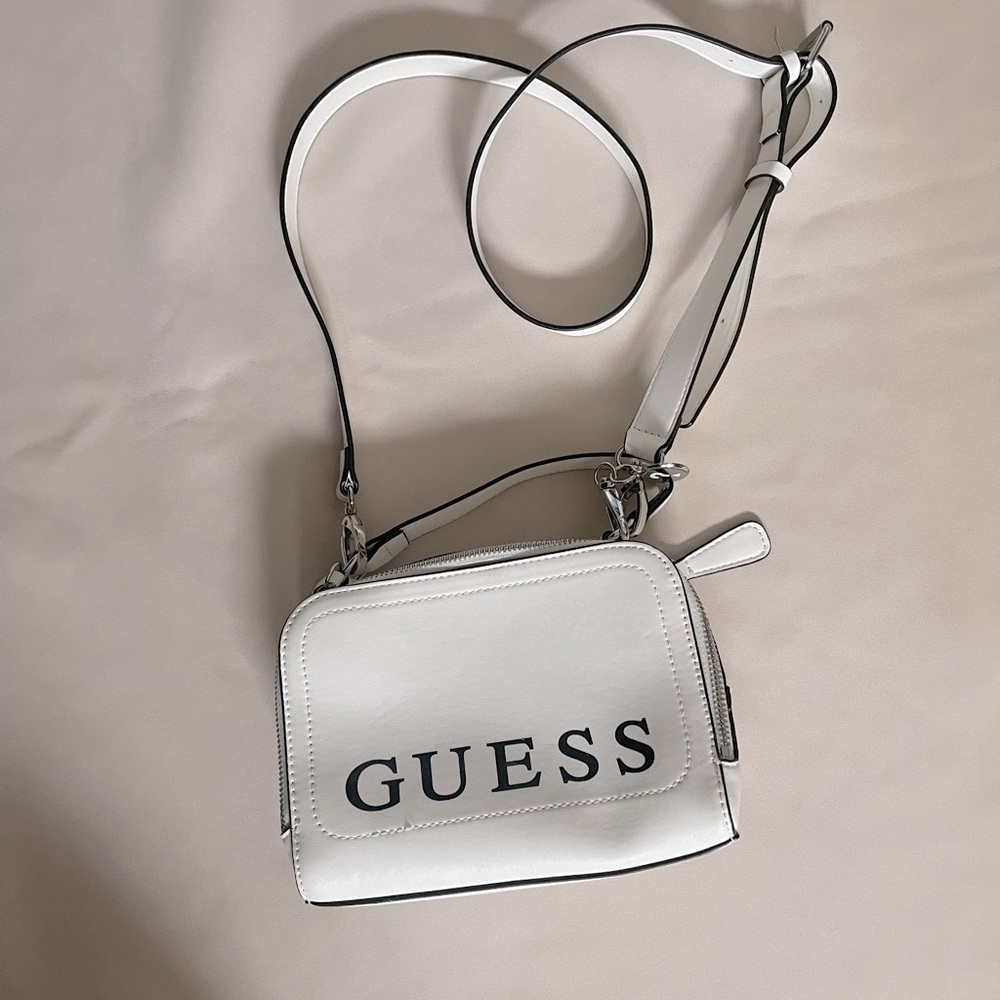Gues crossbody shoulder bag for women color white